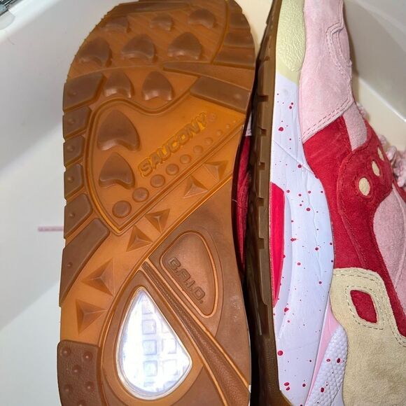 Saucony MEN 9.5 G9 Shadow 5 Scoops Strawberry vanilla ice cream sneakers RARE!!! - Picture 11 of 16